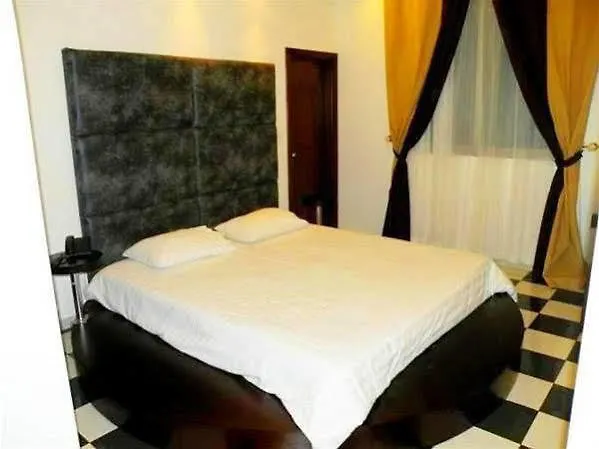 New Home Residence Beirut 0*,